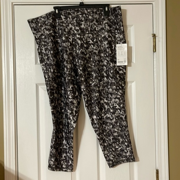 NWT Athleta Salutation stash 7/8 tight leggings 3x - Picture 1 of 7